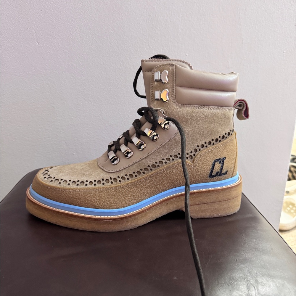 Stylish Beige and Blue Lace-Up Boots - Picture 6 of 9